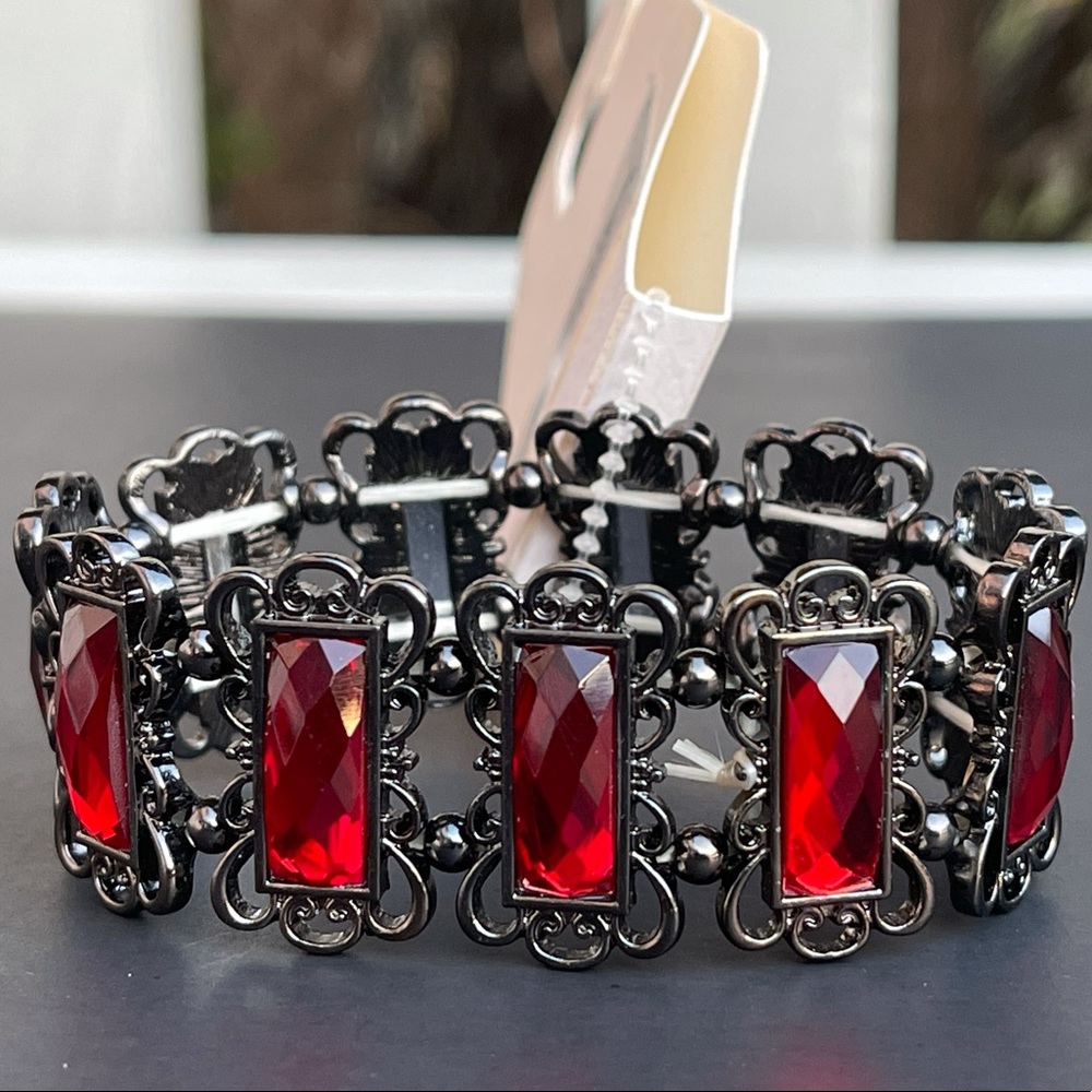 Bracelet/CroftandBarrow